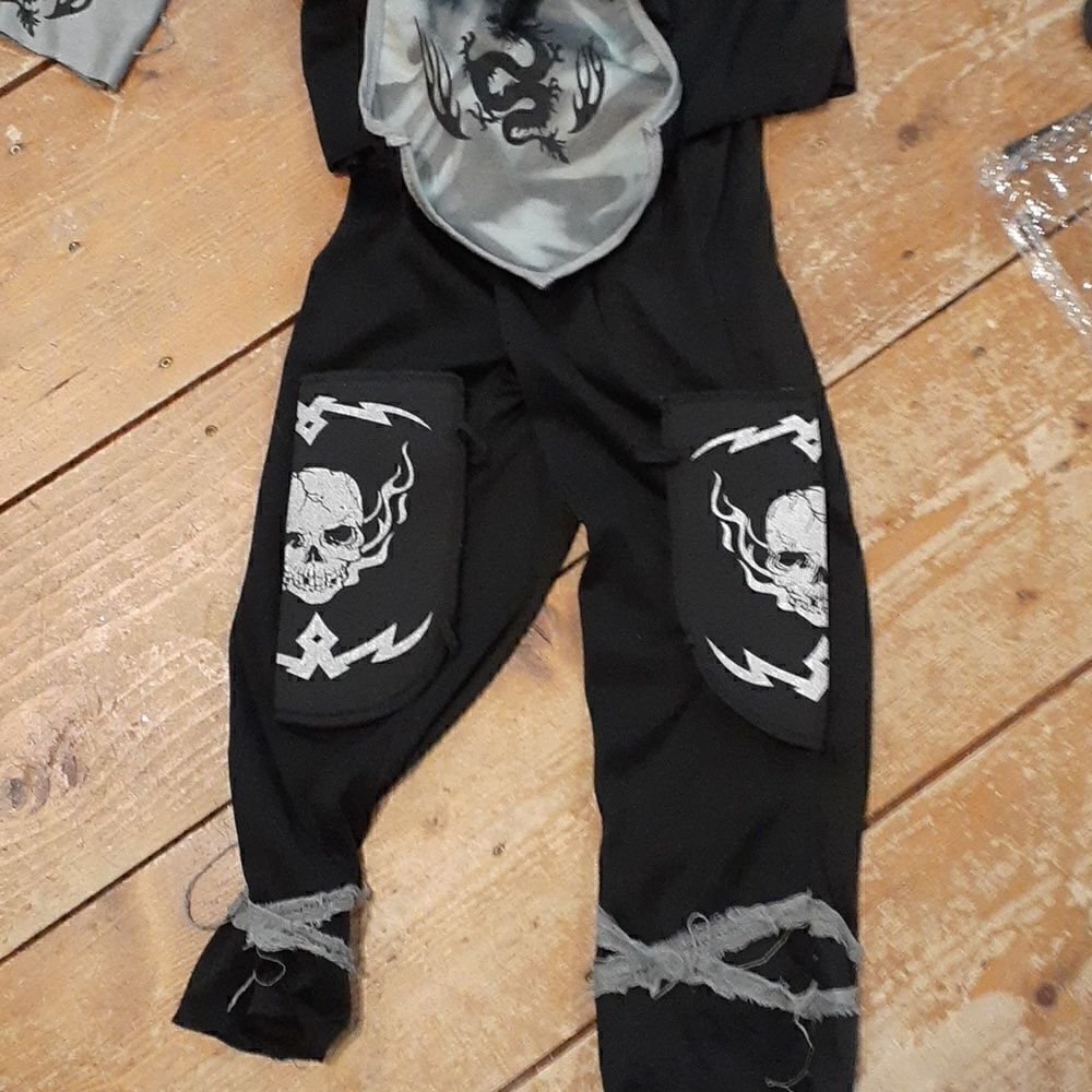 Skeleton Ninja- Kids size small 4-6 - Picture 3 of 9